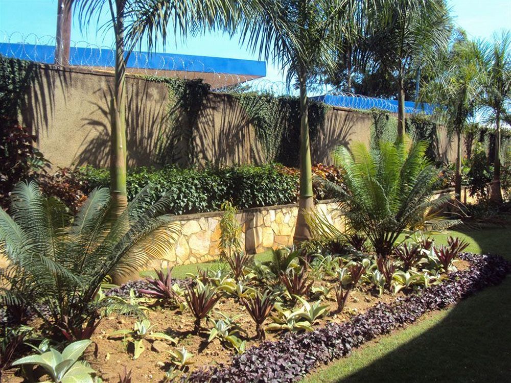 Silver Springs Hotel Kampala Exterior foto